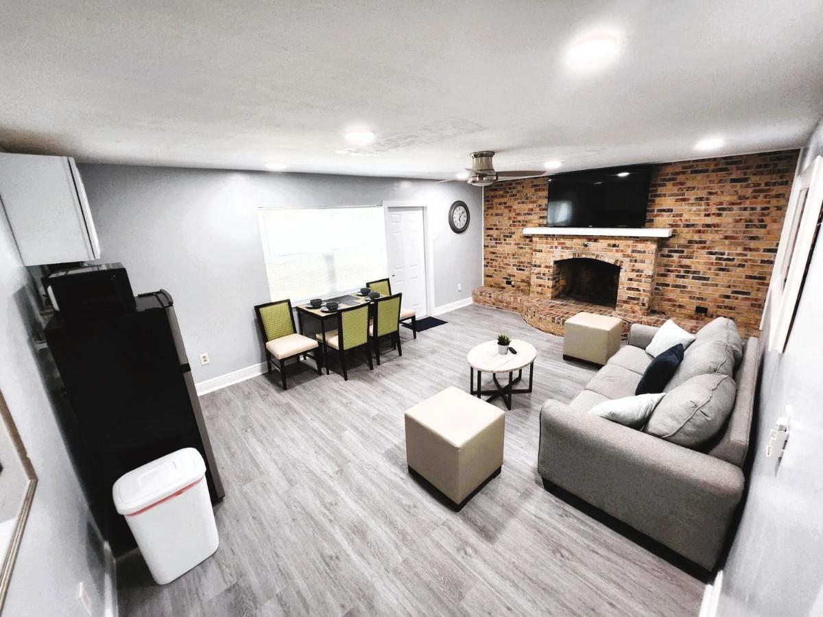 Cheerful Super Suite + 2 Queen + Sofa Bed Minutes From The Airport! Τάμπα Εξωτερικό φωτογραφία
